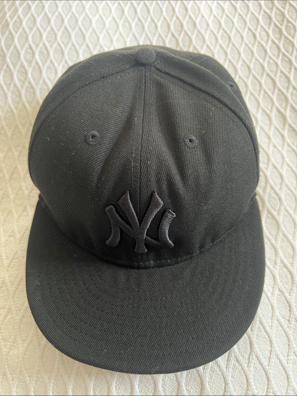 New Era Black New York Yankees Embroidered Snapback